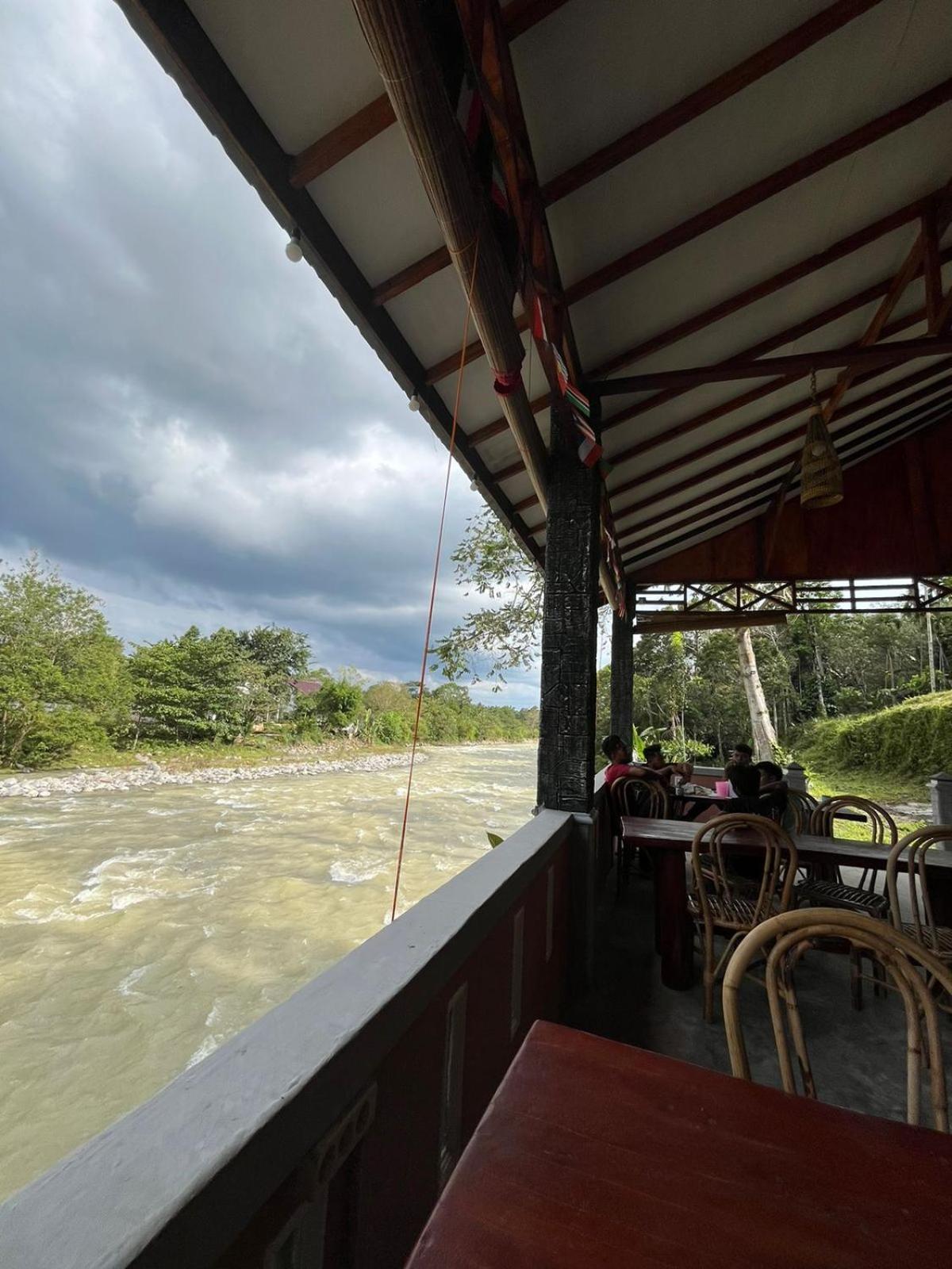 Asim Paris Guesthouse & Jungle Trekking Bukit Lawang Eksteriør billede