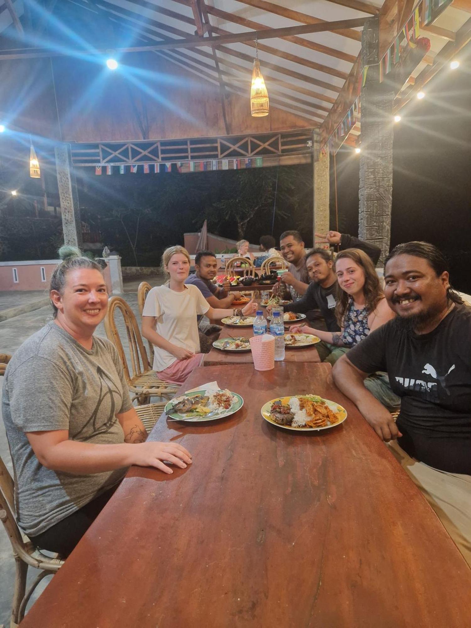 Asim Paris Guesthouse & Jungle Trekking Bukit Lawang Eksteriør billede