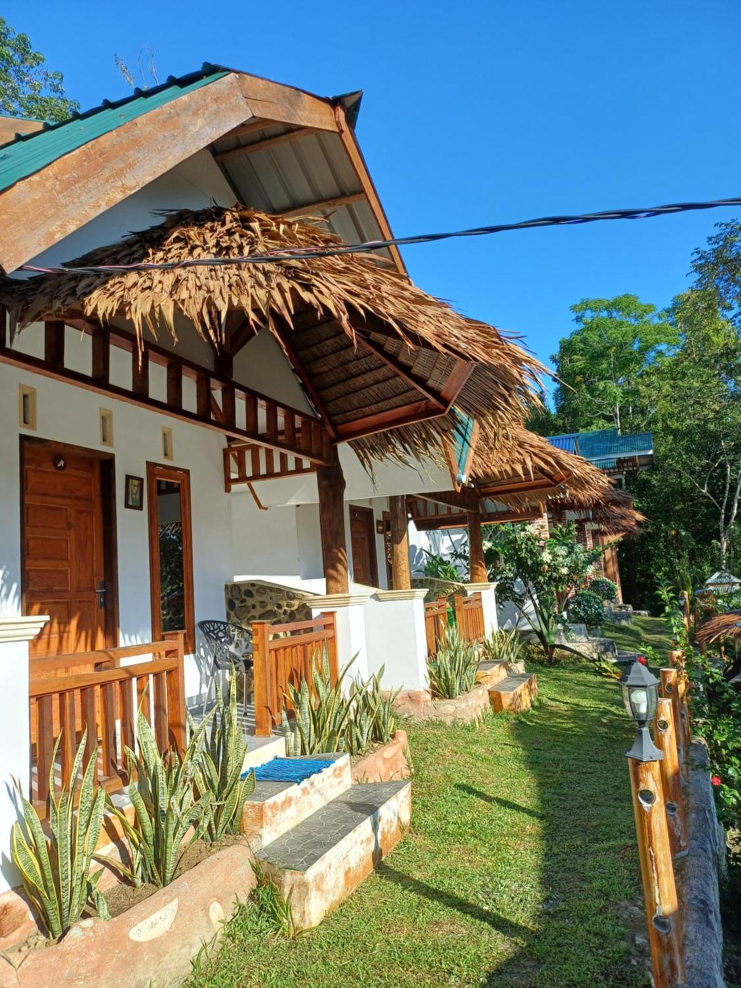 Asim Paris Guesthouse & Jungle Trekking Bukit Lawang Eksteriør billede